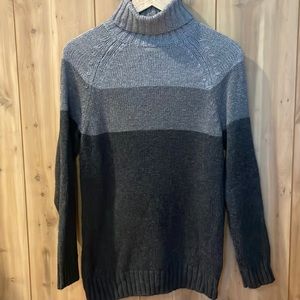 H&M Men’s Gray Color Block Turtleneck Sweater